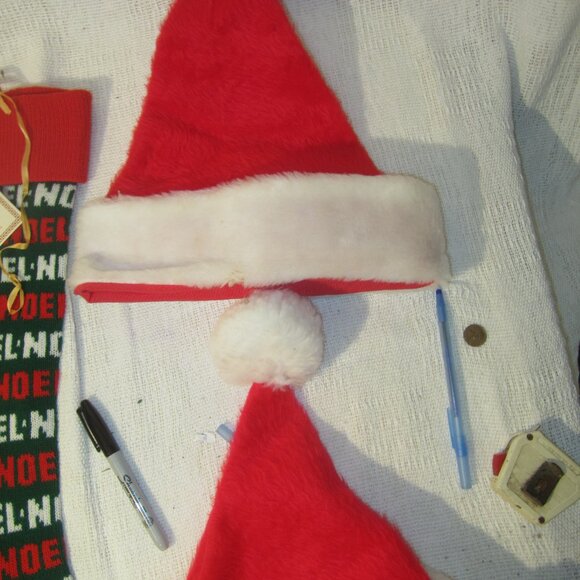 VINTAGE CHRISTMAS DECOR ITEMS, 2 STOCKING 2 SANTA HATS - Picture 5 of 6